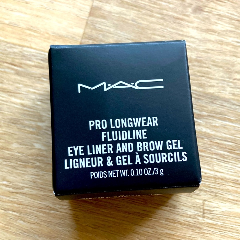 MAC Pro Longwear Fluidline